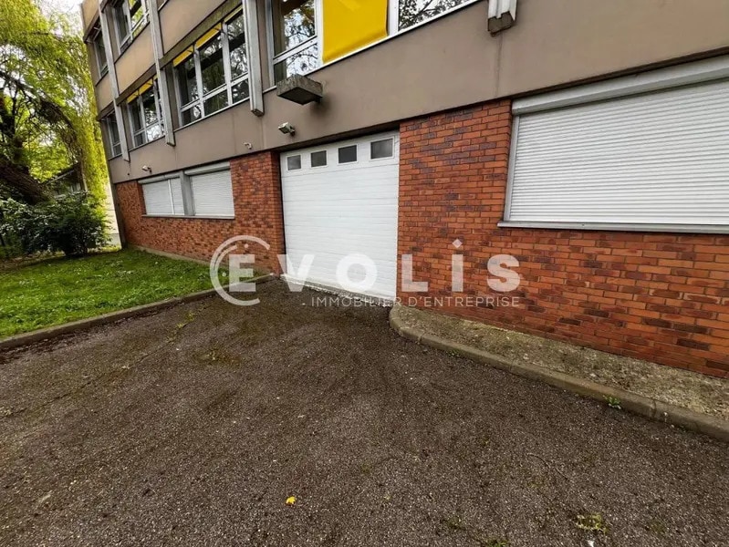 Location Entrepôt 111 m² à 260 m² - Photo 1