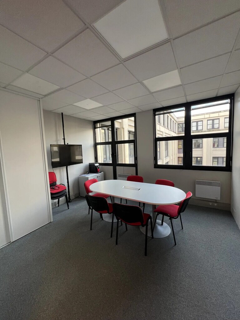Location Bureaux 127 m² - Photo 1