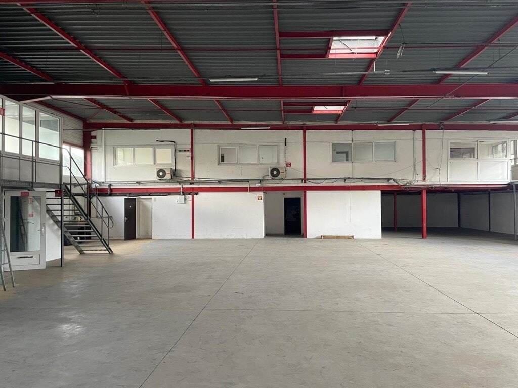 Location Local d'activités 1 782 m² - Photo 1