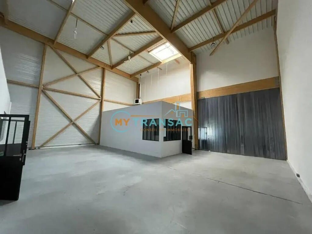 Location Local d'activités 850 m² à 1 084 m² - Photo 1