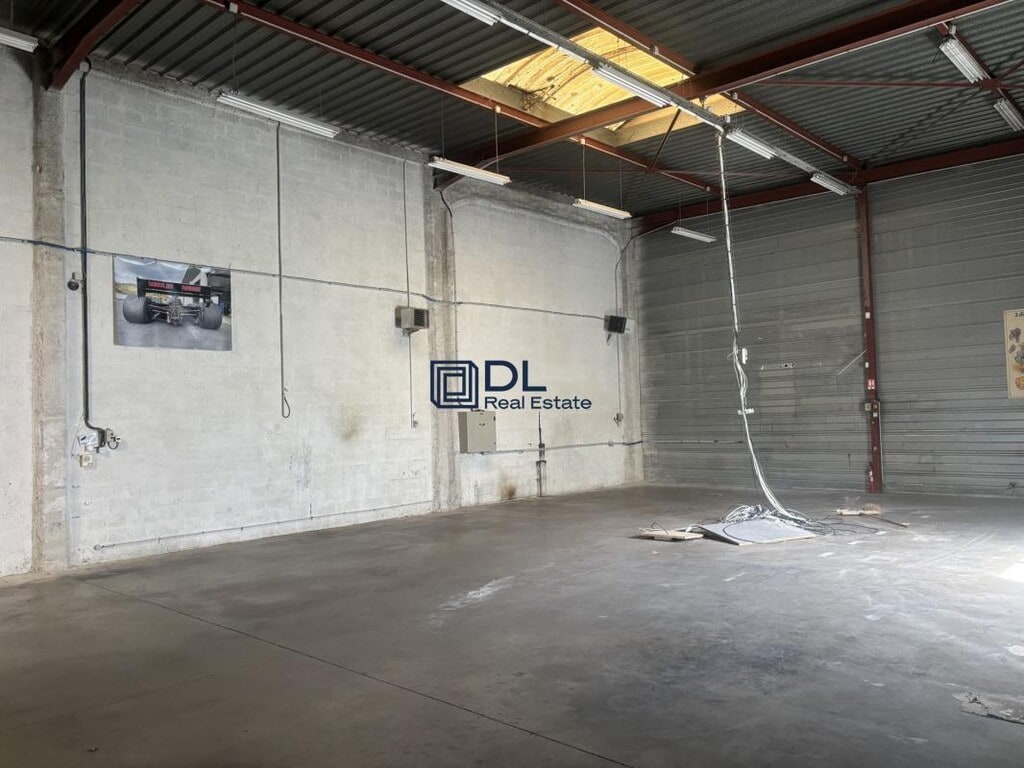 Vente Entrepôt 379 m² - Photo 1