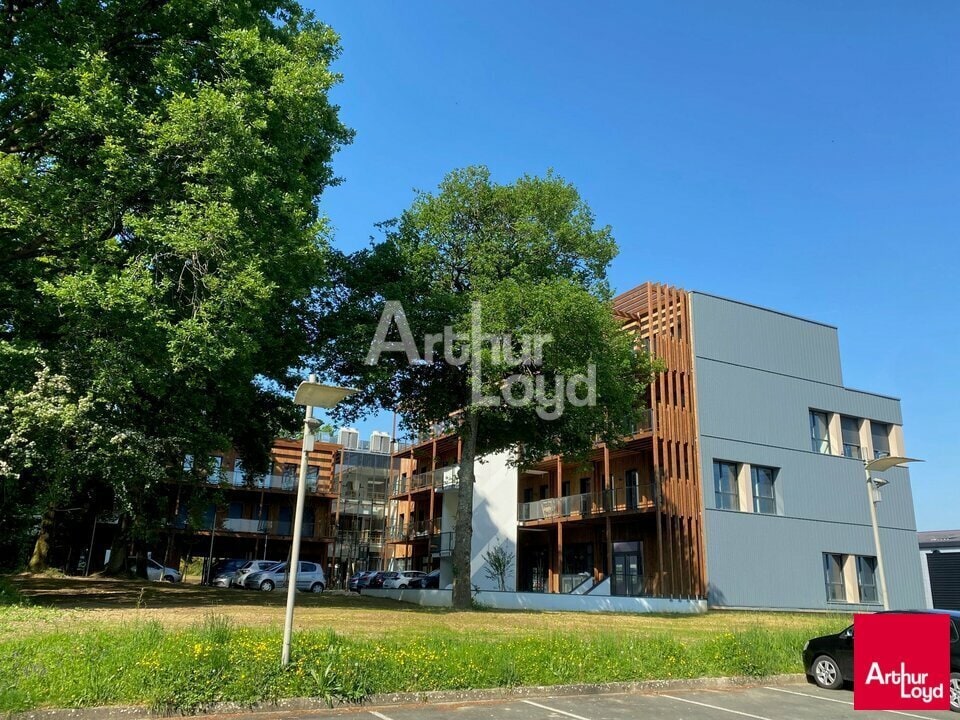 Location Bureaux 186 m² - Photo 1