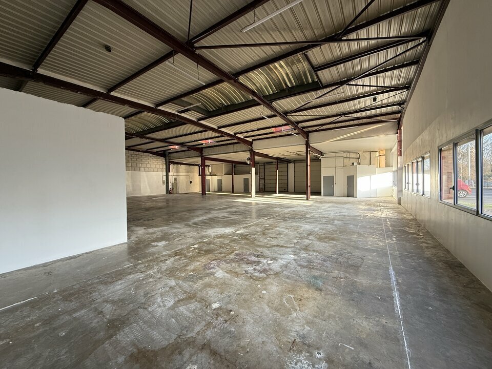 Location Local d'activités 1 044 m² - Photo 1