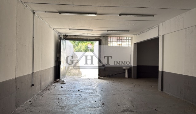 Location Entrepôt 250 m²