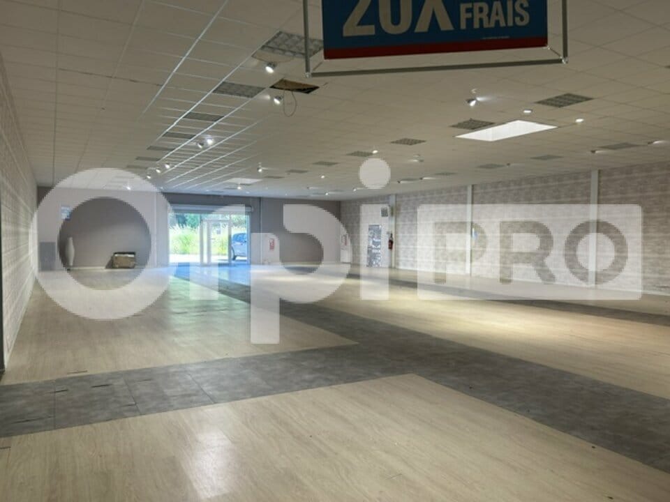 Vente Commerce 1 930 m² - Photo 1