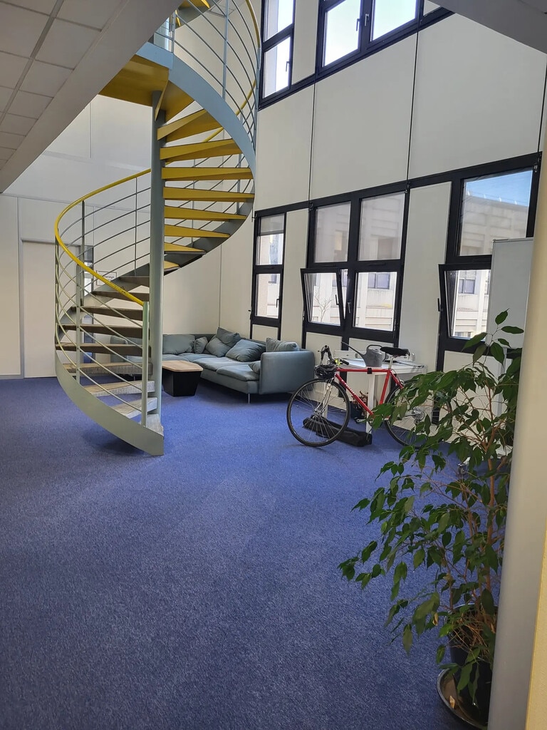 Location Bureaux 12 m² à 95 m² - Photo 1