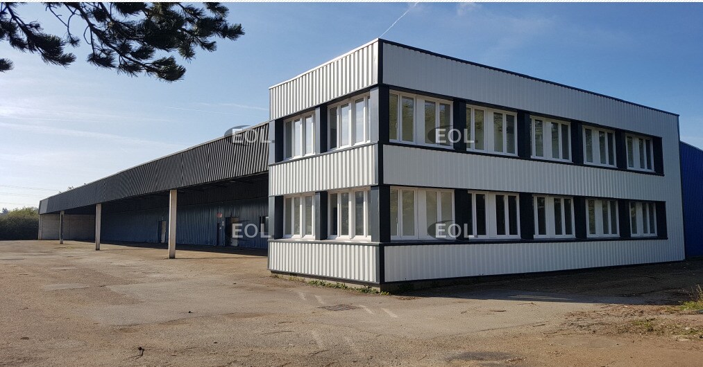 Location Entrepôt 5 027 m² - Photo 1