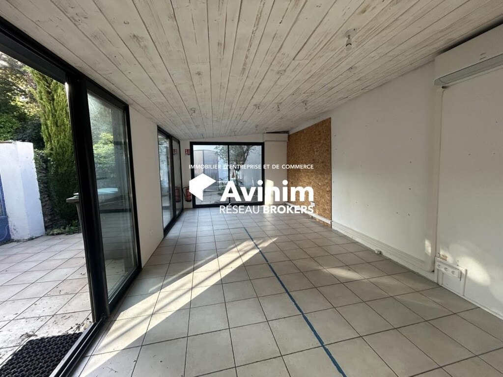 Location Commerce 83 m² - Photo 1